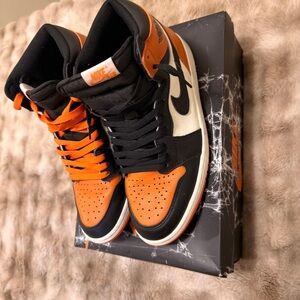 Jordan 1 shattered backboard
